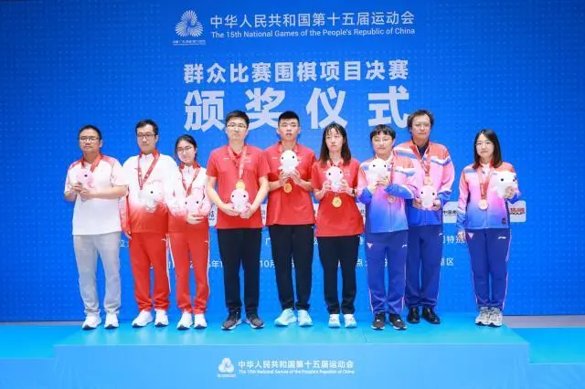 执黑对陈耀, 分别是王星, 来自全国 执黑对陈耀, 分别是王星, 来自全国